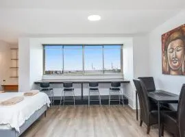 Apartment 201 - Fremantle studio apartment with ocean and harbour views