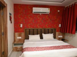 THE M K HOTEL -Luxury In Style，位于Chās的酒店