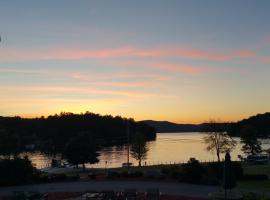 Bayside Resort, Lake George NY，位于乔治湖的酒店