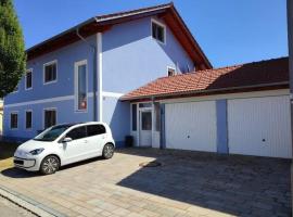 4 Zimmer Wohnung im 1. Stock，位于特劳恩罗伊特的酒店