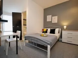 Gordon House - Fully Furnished, TVs in All Rooms, Free Parking, Netflix, Walk to City Centre