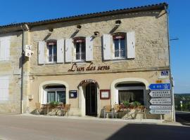 意味酒店，位于Villefranche-de-Lonchat的酒店