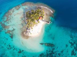 Isla de San blas cabaña en la isla del barco hundido，位于Achoertupo的别墅