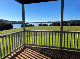 Black Bream Point Cabins，位于纳鲁马的别墅