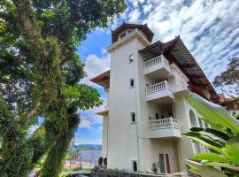 TripleTree Hotel And Resort Bukittinggi，位于武吉丁宜的酒店