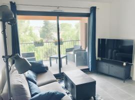 Appartement design au cœur de Montpellier avec parking privé，位于蒙彼利埃的酒店