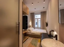 Hop Inn Rooms & Suites