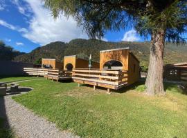 Unique Tiny Eco Lodges with gorgeous views to Jungfrau Massiv，位于因特拉肯的酒店