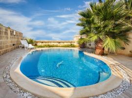 5 Bedroom Farmhouse with Private Pool & Views，位于阿尔卜的度假屋