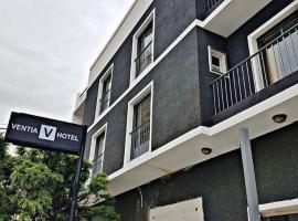 Hotel Comodoro，位于里瓦达维亚海军准将城的酒店