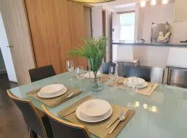 On Paseo de la Reforma, great location, luxurious, pool, gym