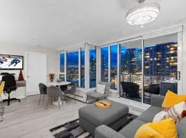 Beautiful Bright Modern Condo with Water view and AC in DT Vancouver 2BR,3BD,2BT sleeps 6 guests Free parking Netflix Included