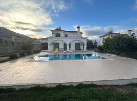 Kyrenia - center, 3 rooms 1 living room Villa no-16 with private pool