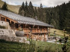 Die Suttenhütte，位于若特阿赫-埃根的木屋