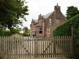 5 Bed in Brodick CA016