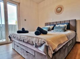 Le City View - Calme - Moderne - Balcon - RelaxBNB，位于伊尔扎克的酒店