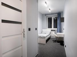Prywatny pokój z prywatną łazienką - Senatorska 36，位于罗兹的酒店