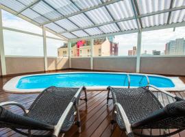 Hotel Golden Park Curitiba By Nacional Inn，位于库里提巴的酒店