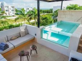 *Private Rooftop Pool* 5 Min Walk to Beach 5BDR