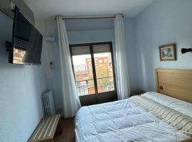 Hostal agripino y Restaurante asiático，位于Mora的酒店