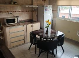 Departamento Letty II - Con cochera，位于圣萨尔瓦多德朱的酒店