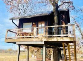Mockingbird Treehouse 15 MIN to MagnoliaBaylor
