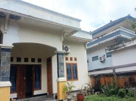 OYO 93425 Homestay Anisa，位于Kuripan的酒店