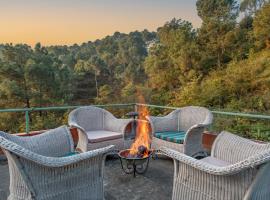 Night Sky Stay kasauli Entire 3BHK 4BHK 6BHK peaceful with massive Garden Walking Path，位于索兰的酒店
