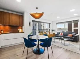 New Apt Near Smáralind Mall With Private Parking