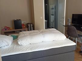 Hotel zur Panke Wohnung 2，位于Panketal的酒店