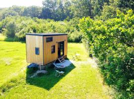 Tiny House nature proche Montargis - 1h de Paris !，位于Girolles的酒店