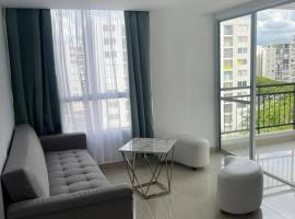 hermoso apartamento con piscina，位于Yumbo的酒店