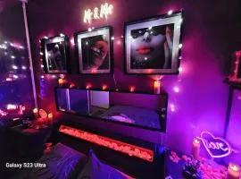 Love Room Amour Glamour Lib proche gare rer 5 minute à pied