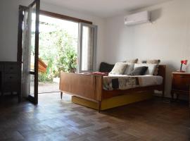 3B Habitación SUR con baño privado y AC，位于萨尔托的酒店