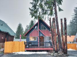 Inviting Mt Hood Cabin with Porch 1 Mi to Skibowl!，位于加文门特营的酒店