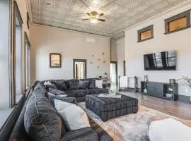 Florence Vacation Rental w/ Rooftop Deck!