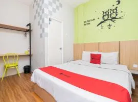 RedDoorz @ Darmo Surabaya