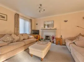 Lovely Detached Home Pass The Keys
