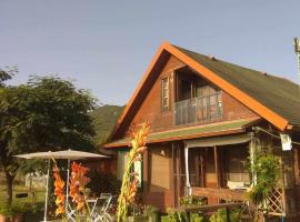 Chalet &Epsilon;&pi;&iota;&sigma;&kappa;&omicron;&pi;&iota;&kappa;ό &Iota;&omega;ά&nu;&nu;&iota;&nu;&alpha; &Xi;ύ&lambda;&iota;&nu;&omicron; &sigma;&pi;ί&tau;&iota; &sigma;&epsilon; &kappa;&tau;ή&mu;&alpha;，位于Episkopik&oacute;n的木屋