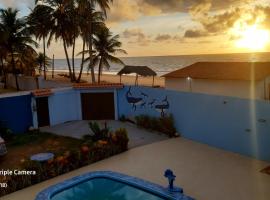 Casa beira mar com piscina Coruripe Povoado Miai de cima，位于科鲁里皮的酒店