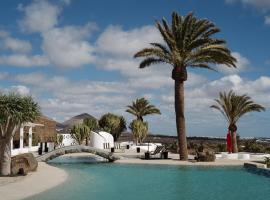 Hotel Cesar Lanzarote，位于阿索马达的尊贵型酒店