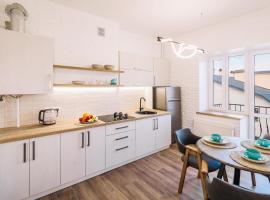 Апартаменти в старому місті з краєвидом на Каньйон та парк，位于卡缅涅茨-波多利斯基的带停车场的酒店