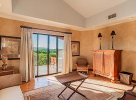 Bougainvillea 2306 - Luxury Condo Reserva Conchal，位于普拉卡海尔的酒店