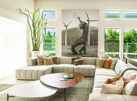 Indian Wells Luxury w Private Pool & Shuffleboard，位于印第安维尔斯的酒店