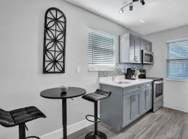 Rustic Retreats Cozy 1BR For 4 Guests Minutes From Las Olas