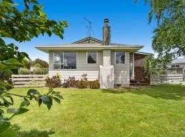 Green Grove - Carterton Holiday Home