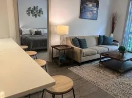 Luxury Executive 2 Bedroom/2 Bathroom Boutique Apt