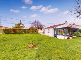 Nice Home In Meschers-sur-gironde With Kitchen