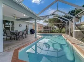 3BR Pristine House with Pool in Marco l Close to Beaches