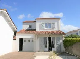 Maison rustique au centre-ville, proche plage, avec jardin et 3 chambres ! - FR-1-22-223